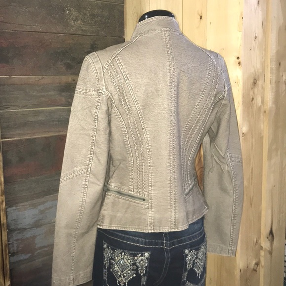 🛑SOLD OUT🛑 New Vegan Leather Brown Tan Jacket - Picture 2 of 7